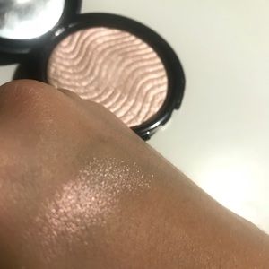 MAKE UP FOREVER PRO LIGHT FUSION HIGHLIGHTER